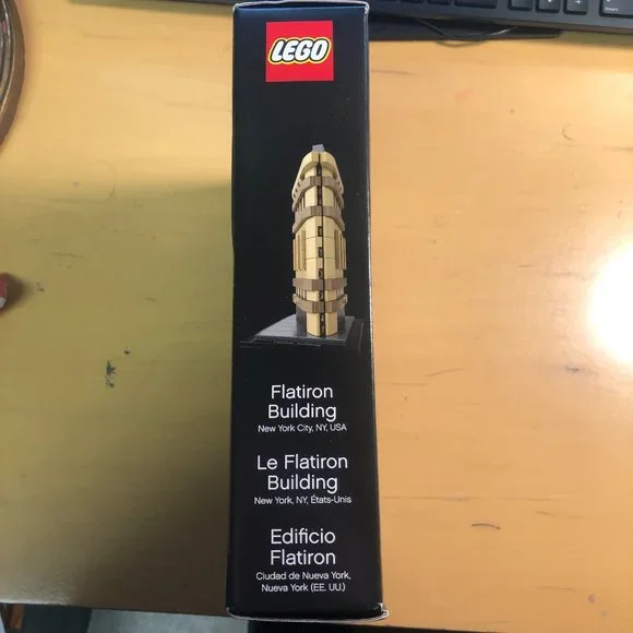 Lego Architecture Flatiron Building Set - NEW in box -Retired Product
